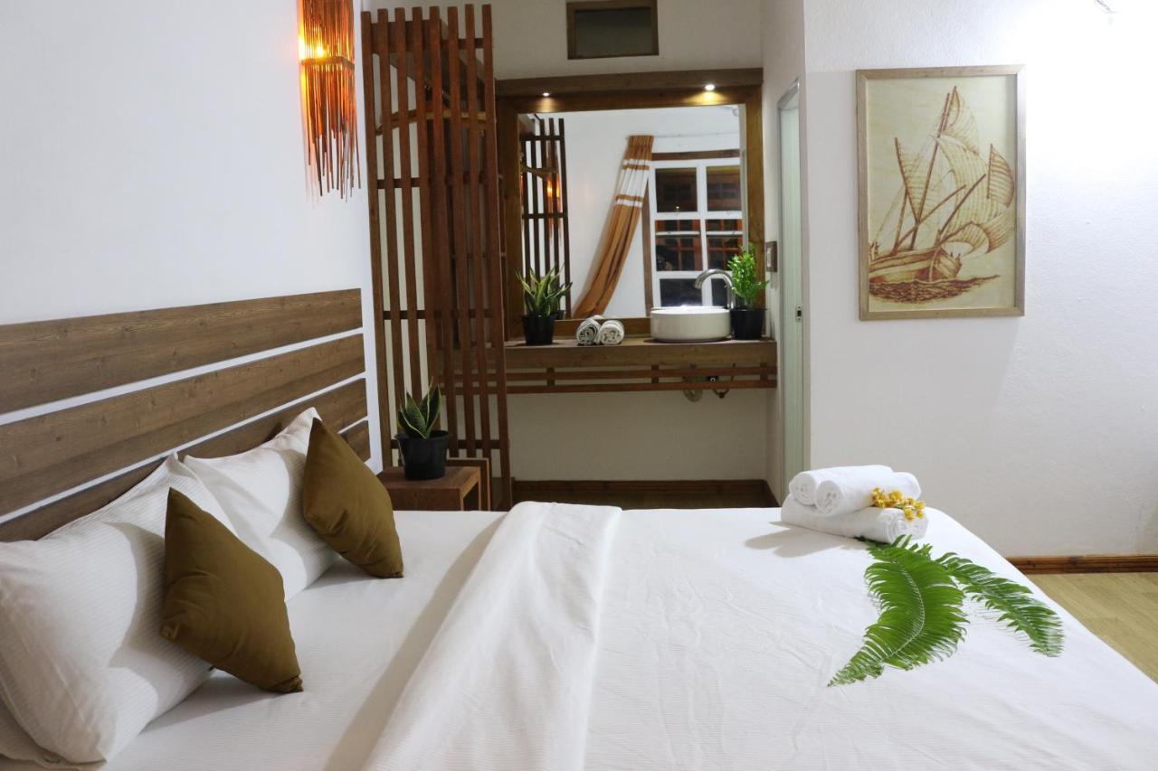 Rasdhoo Wave Blue Bed & Breakfast Exterior photo