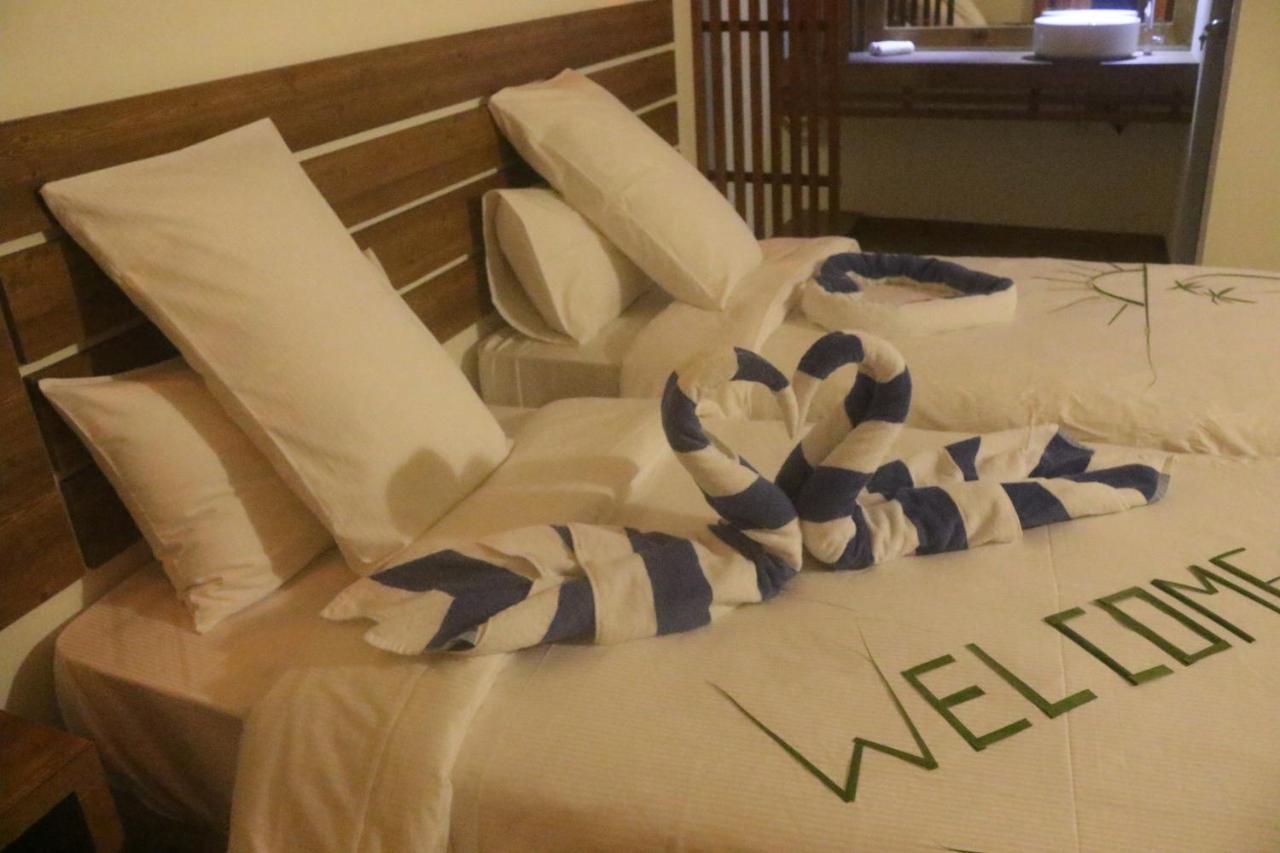 Rasdhoo Wave Blue Bed & Breakfast Exterior photo