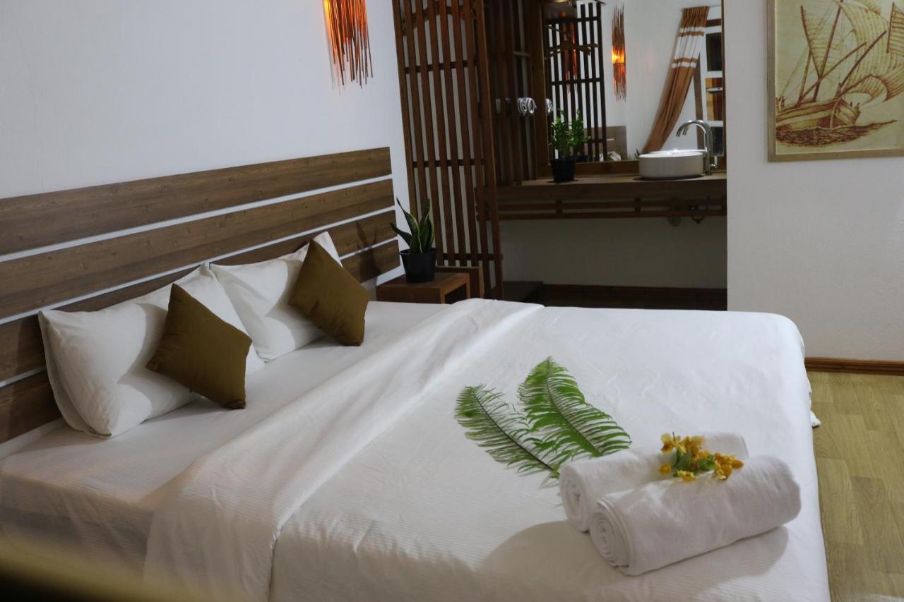 Rasdhoo Wave Blue Bed & Breakfast Exterior photo