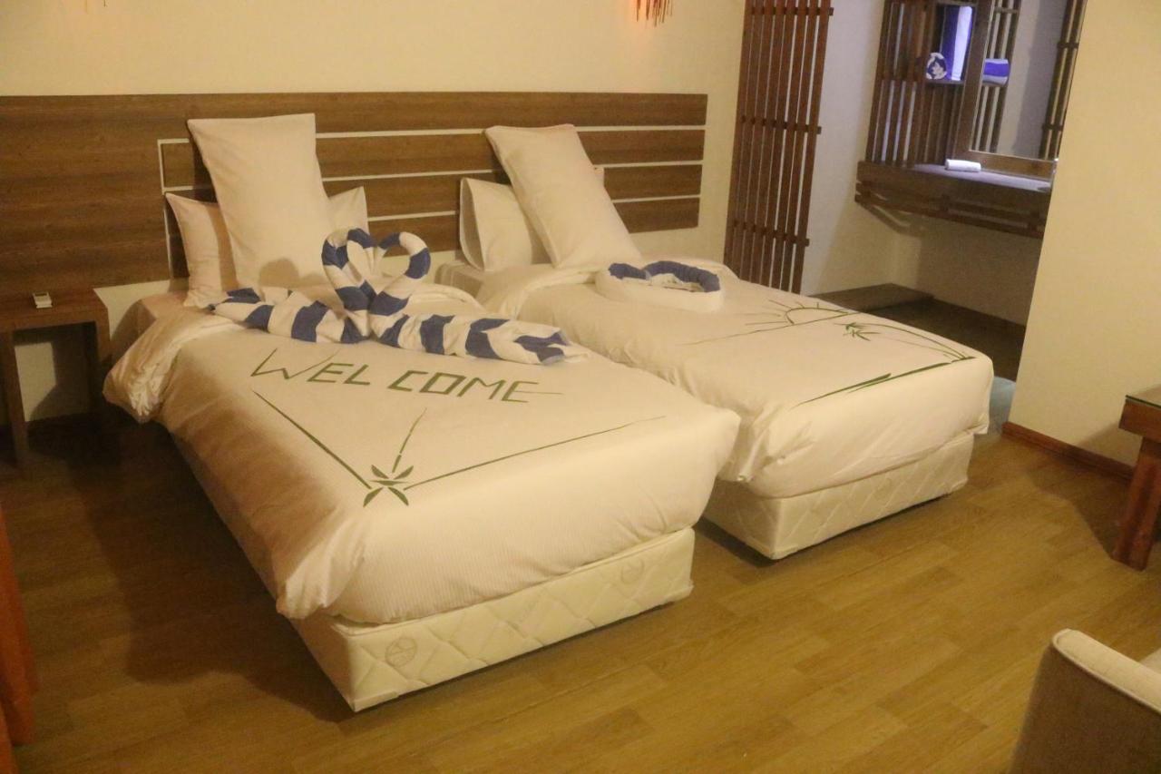 Rasdhoo Wave Blue Bed & Breakfast Exterior photo