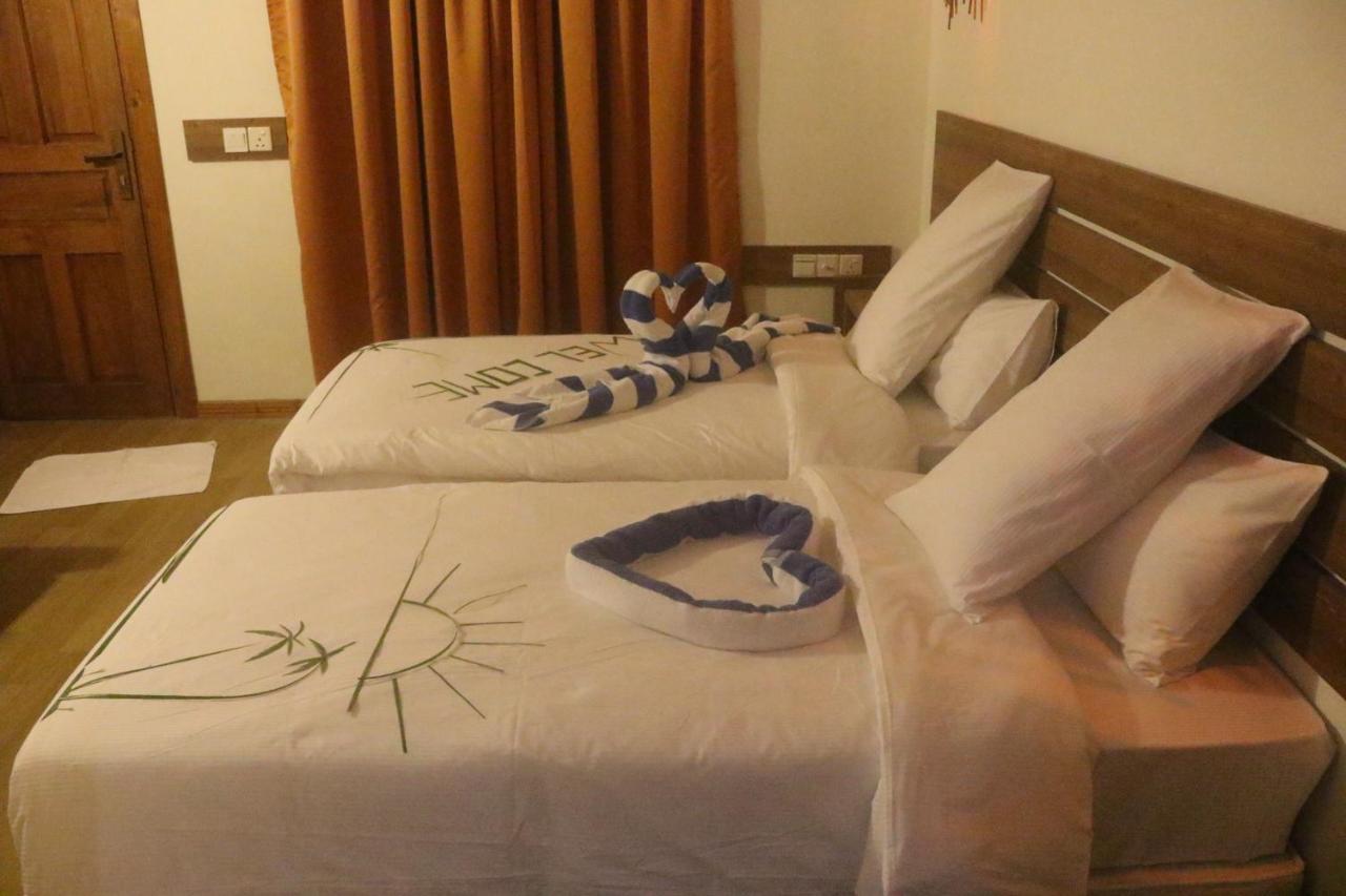 Rasdhoo Wave Blue Bed & Breakfast Exterior photo