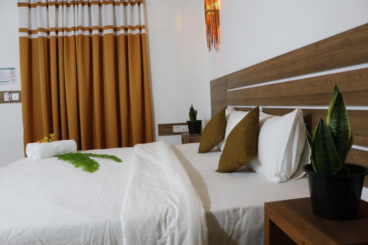 Rasdhoo Wave Blue Bed & Breakfast Exterior photo