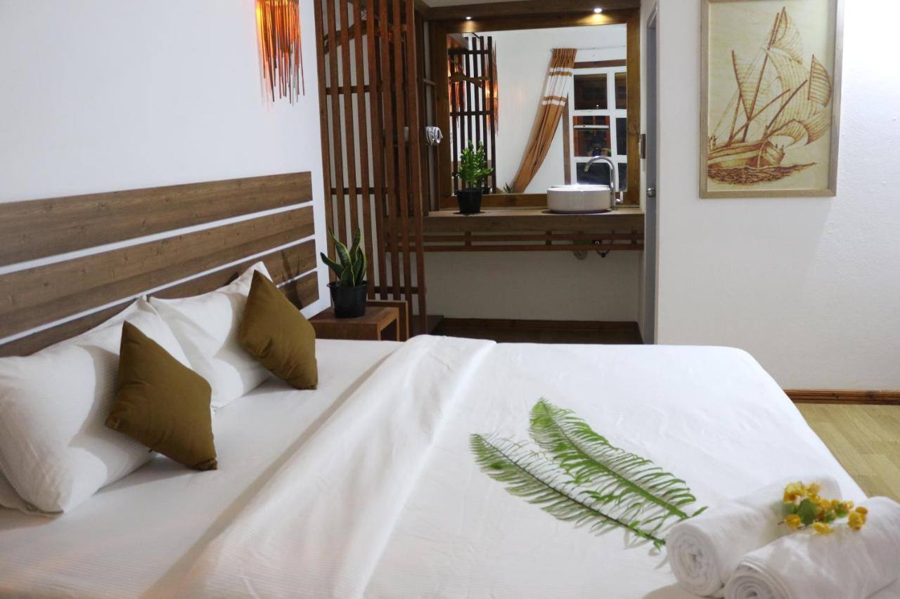 Rasdhoo Wave Blue Bed & Breakfast Exterior photo