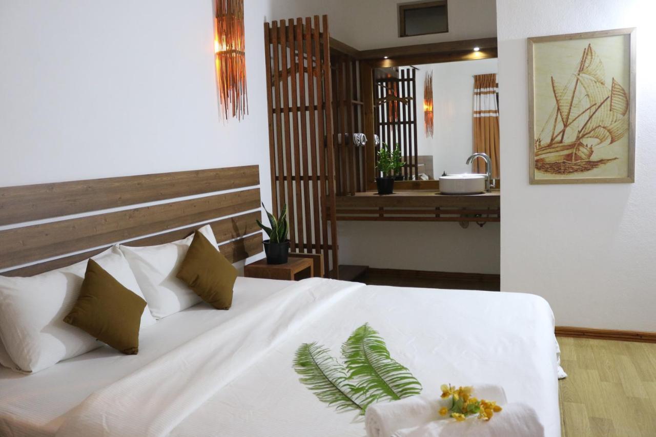 Rasdhoo Wave Blue Bed & Breakfast Exterior photo