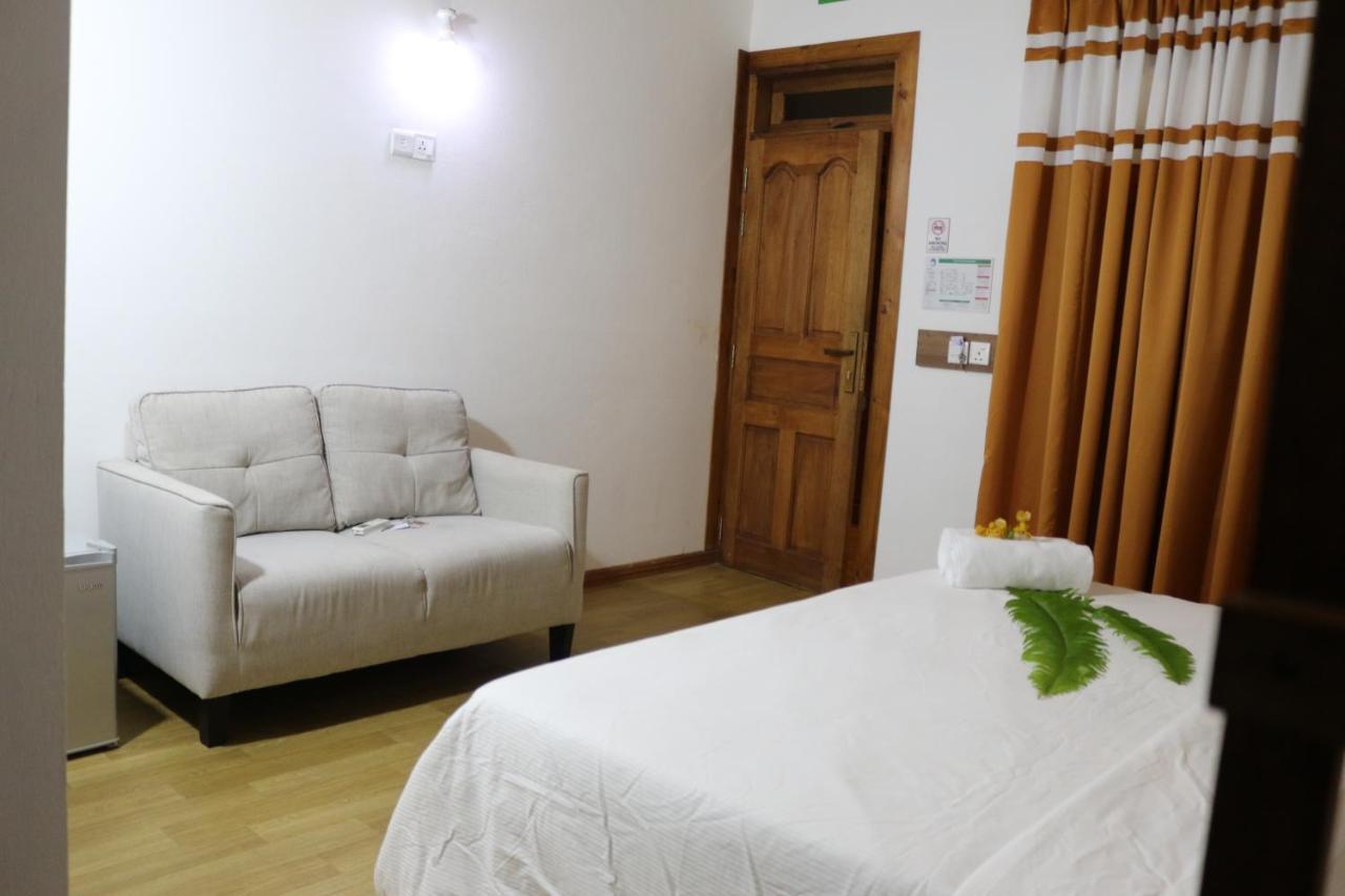 Rasdhoo Wave Blue Bed & Breakfast Exterior photo