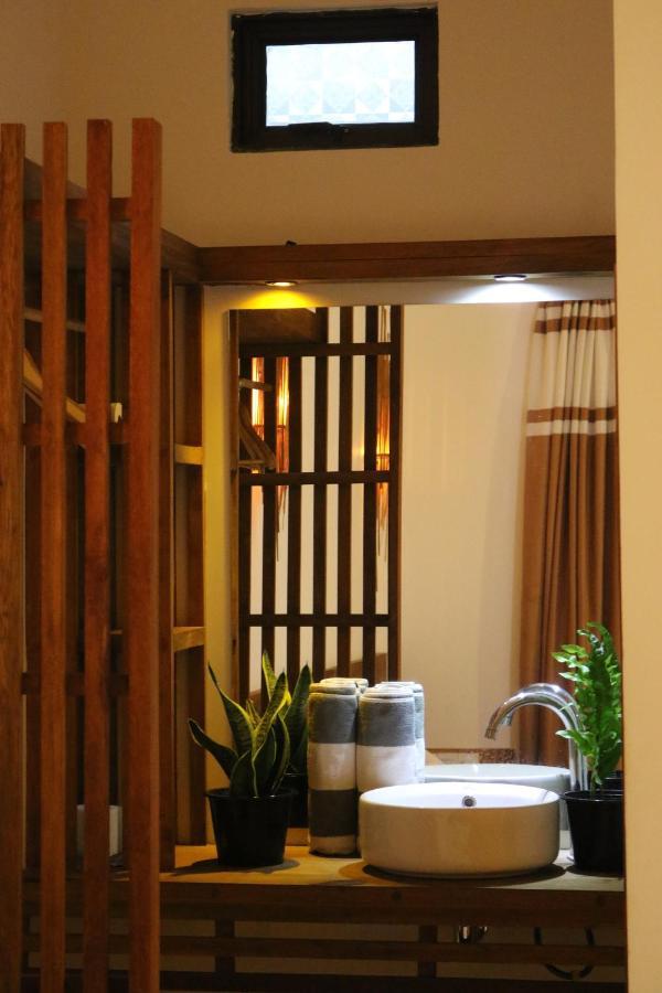 Rasdhoo Wave Blue Bed & Breakfast Exterior photo