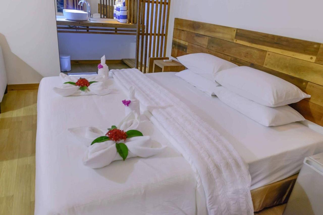 Rasdhoo Wave Blue Bed & Breakfast Exterior photo